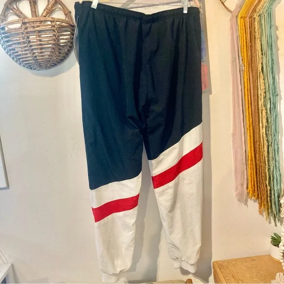 Vintage 90’s STARTER Chicago Bulls Windbreaker Pants